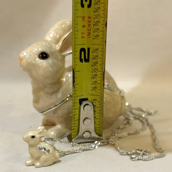 Kingspoint Designs Snowy White Bunny Rabbit Trinket Box Matching Necklace - Picture 2 of 10